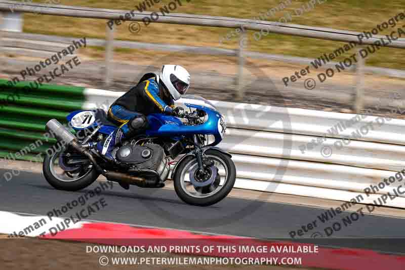 Vintage motorcycle club;eventdigitalimages;mallory park;mallory park trackday photographs;no limits trackdays;peter wileman photography;trackday digital images;trackday photos;vmcc festival 1000 bikes photographs